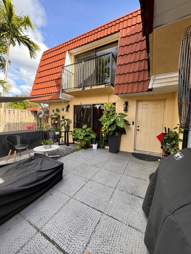 Patio - 9956 NW 6th Plz