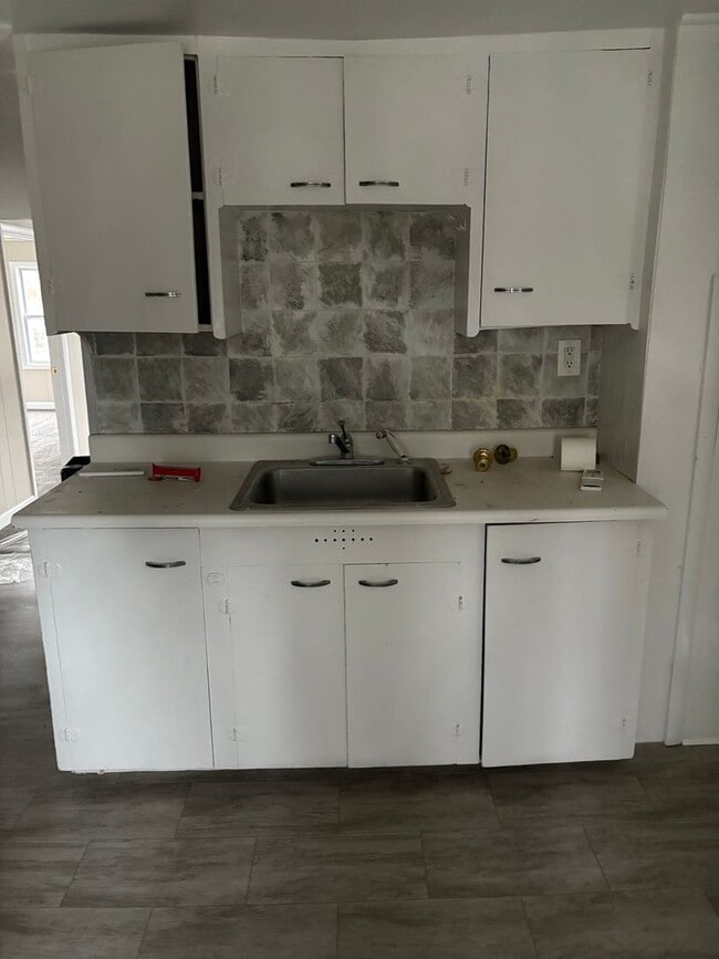 Building Photo - 1878 Spring Rd