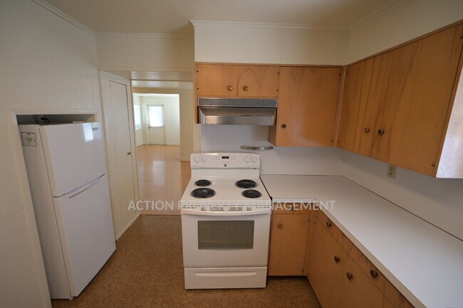 Building Photo - 3 bed 1 bath home in Port Angeles