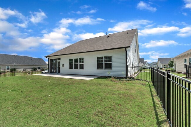 Building Photo - Four Bedroom + Loft Dream Home in Youngsville