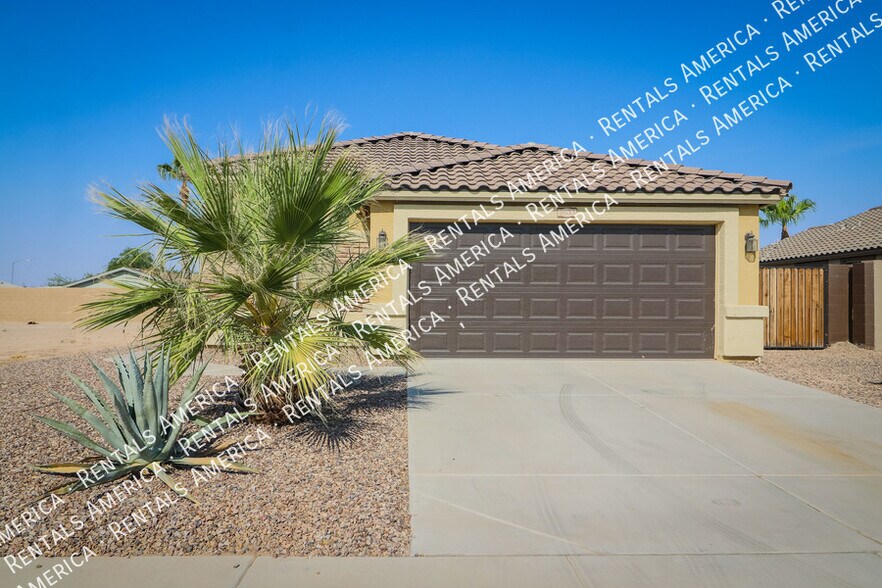 Building Photo - 2033 N Thunderbird Ave