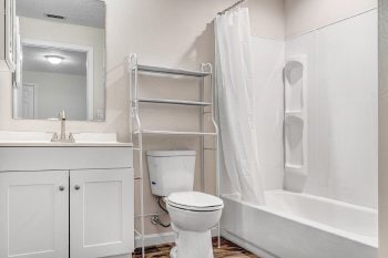 Building Photo - Charming 2 bedroom blending style and functionality