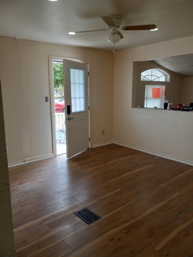 Building Photo - 11318 SE 56th Ave