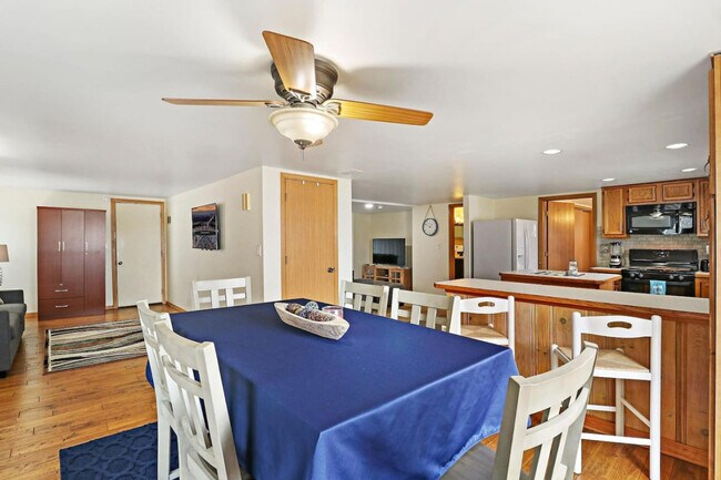 Building Photo - 36946 N Waterside Ln