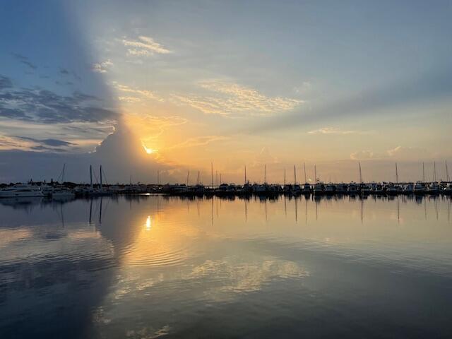 Building Photo - 975 NW Flagler Ave