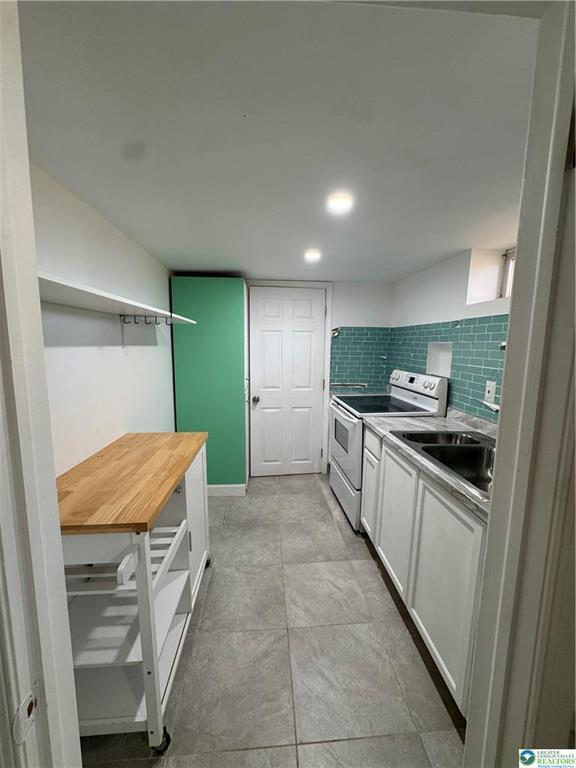 Building Photo - 10 Henry Ave