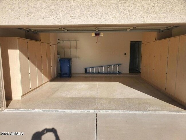 Building Photo - 1848 E Chilton Dr