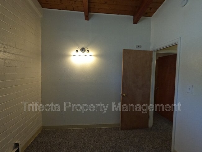 Building Photo - 610 Parker St