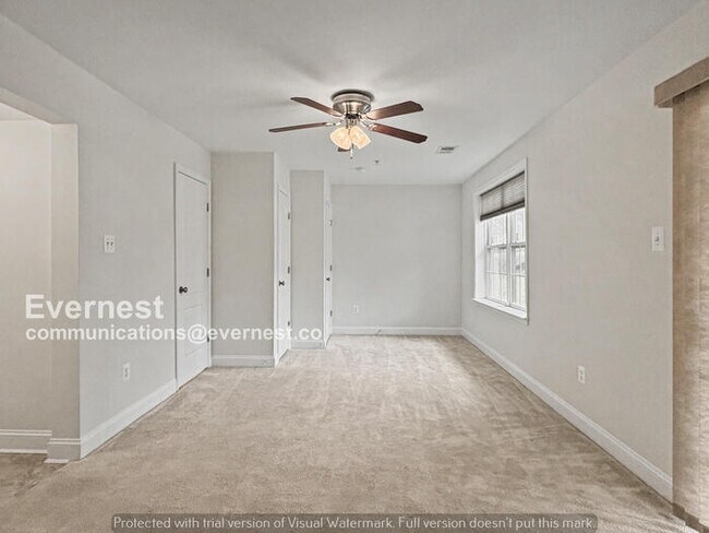 Building Photo - 3 Bed/3.5 Bath Home with Garage/ Available Now!