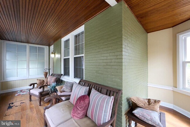 Building Photo - 423 N Orange St