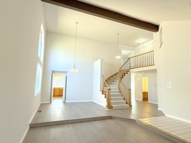 Building Photo - 20 Stratford Ct