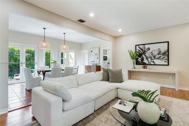 Building Photo - 414 Camilo Ave
