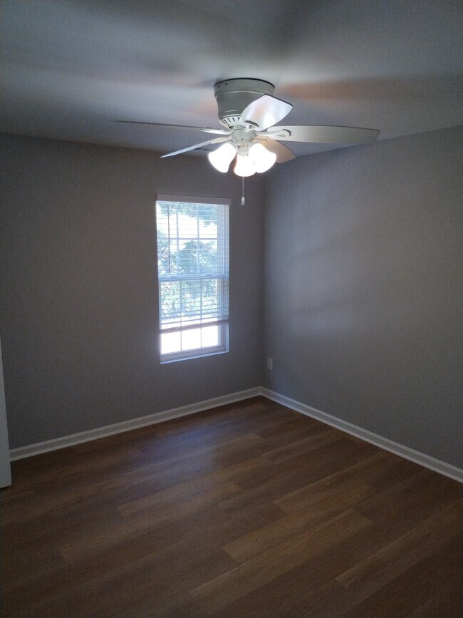 Building Photo - 1519 Michelle Dr