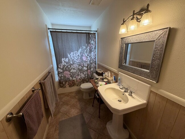 Building Photo - Beautiful County Property