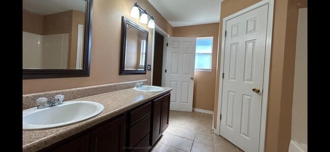 Building Photo - 267 Limestone Cir