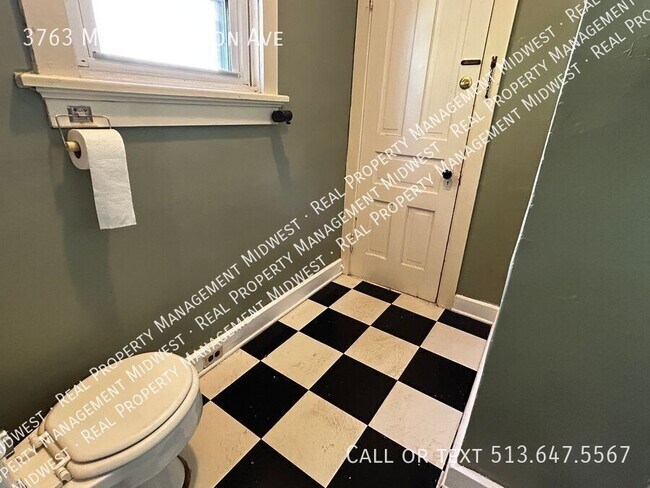 Building Photo - 3763 Mt Vernon Ave