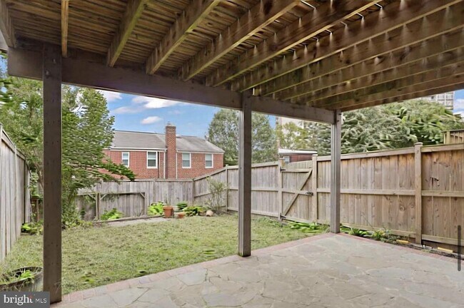 Building Photo - 209 Guthrie Ave