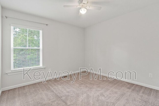 Building Photo - 837 Elsie Dr