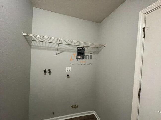 Building Photo - 5925 Jefferson St