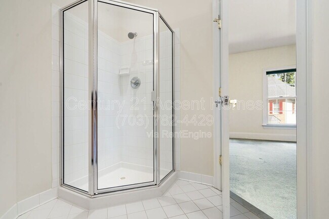 Building Photo - 8401 Tysons Trace Ct