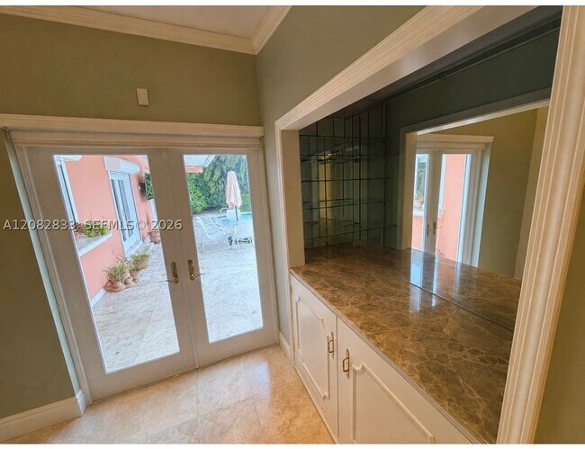 Building Photo - 470 Marquesa Dr