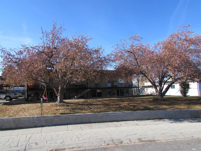 Building Photo - 3806 S Sunnyvale Dr