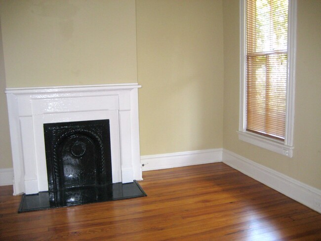 Building Photo - PINE416