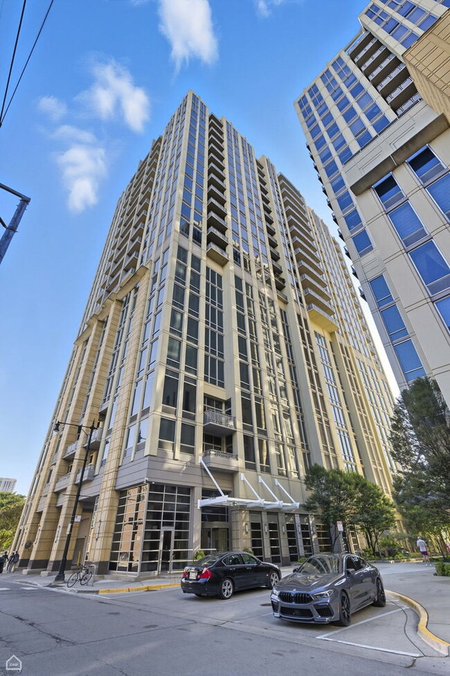 Primary Photo - 700 N Larrabee St