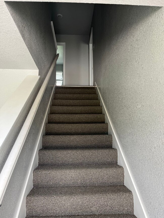 Building Photo - COX-NORTHRIDGE DRIVE TOWNHOMES