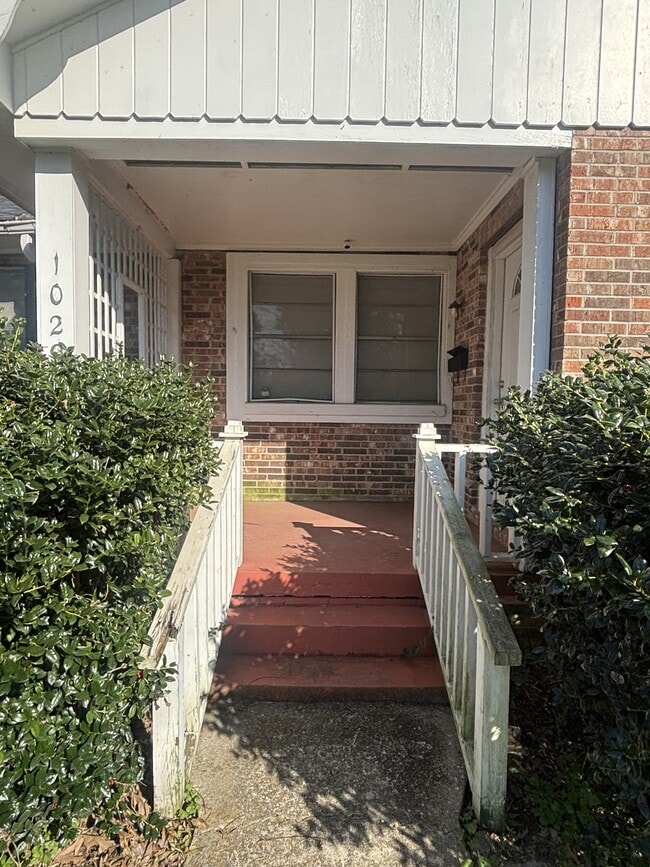 Building Photo - 1029 Azalea St