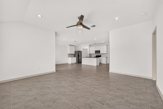 Building Photo - 28926 Yachting Pt Ct