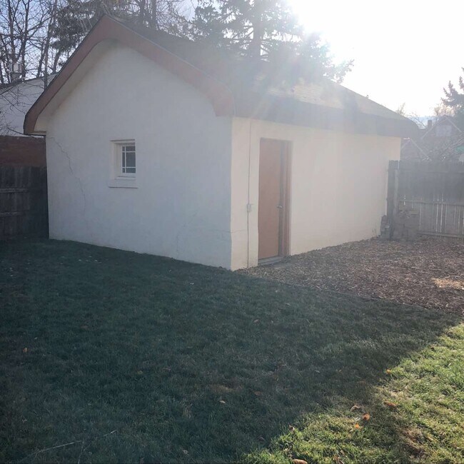 Building Photo - 1536 Peterson St