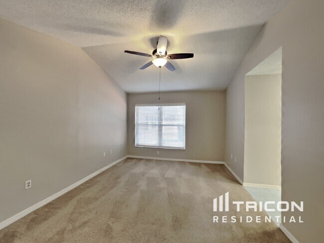Building Photo - 3621 71st Terrace E