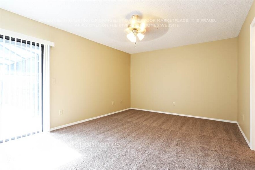 Building Photo - 901 Sandywood Dr