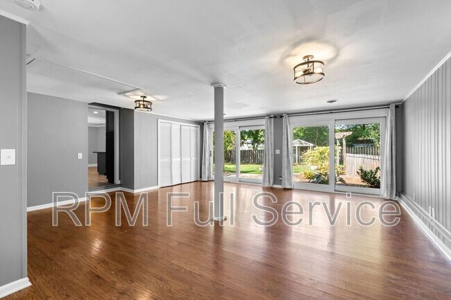 Building Photo - 8057 Arbor Dr