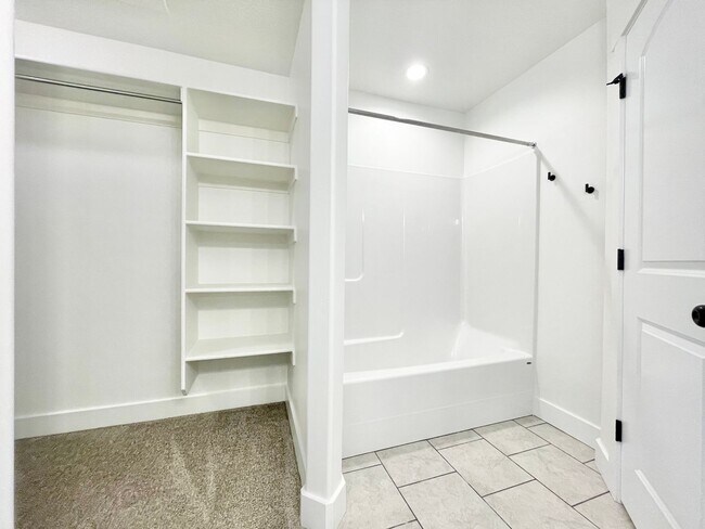 Building Photo - Beautiful Poolside Townhome at The Exchange!