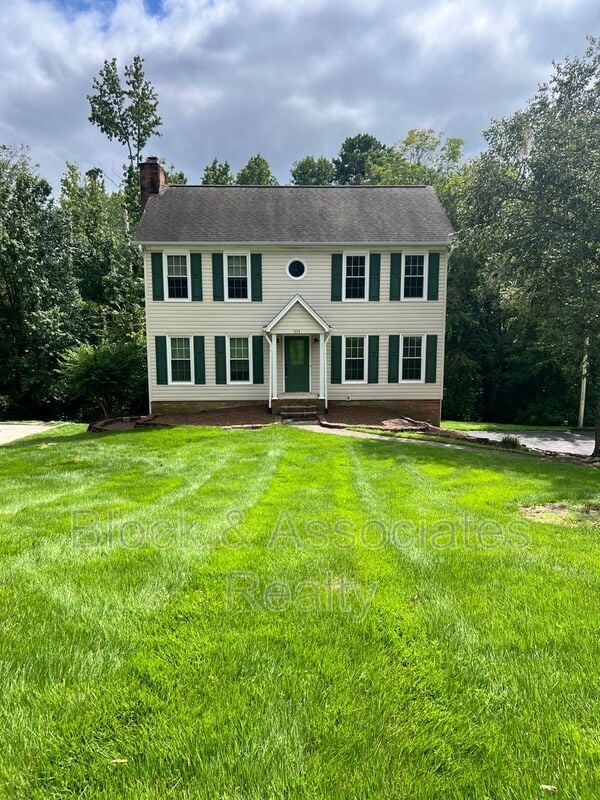 Building Photo - 1613 Round Hill Cir