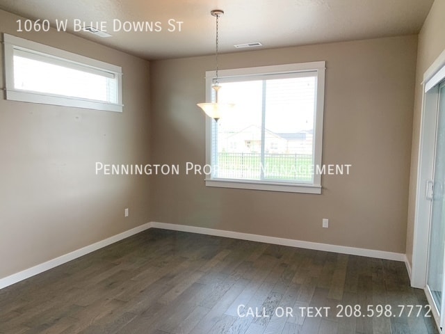Building Photo - 1060 W Blue Downs St