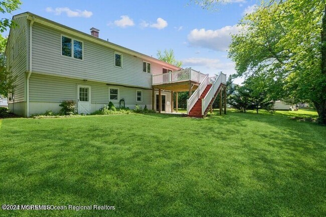 Building Photo - 427 Lake Ave