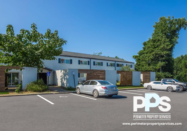 Building Photo - 1040 Sandtown Rd SW