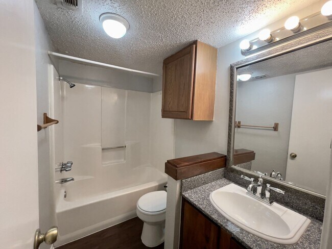 Building Photo - 1713 Cinnamon Path
