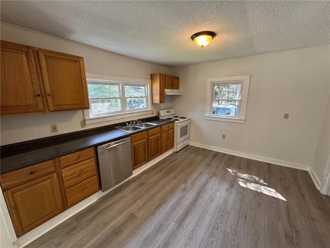 Building Photo - 904 Pansy Ct