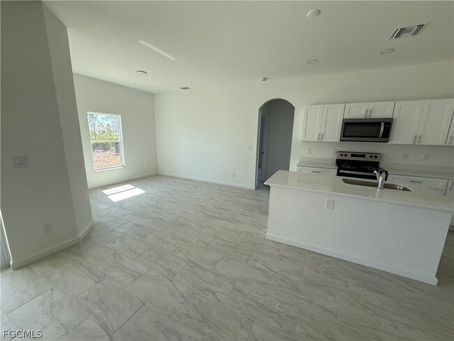 Building Photo - 3005 31st St W