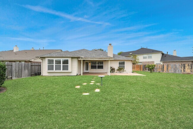 Building Photo - 7730 Trail Hollow