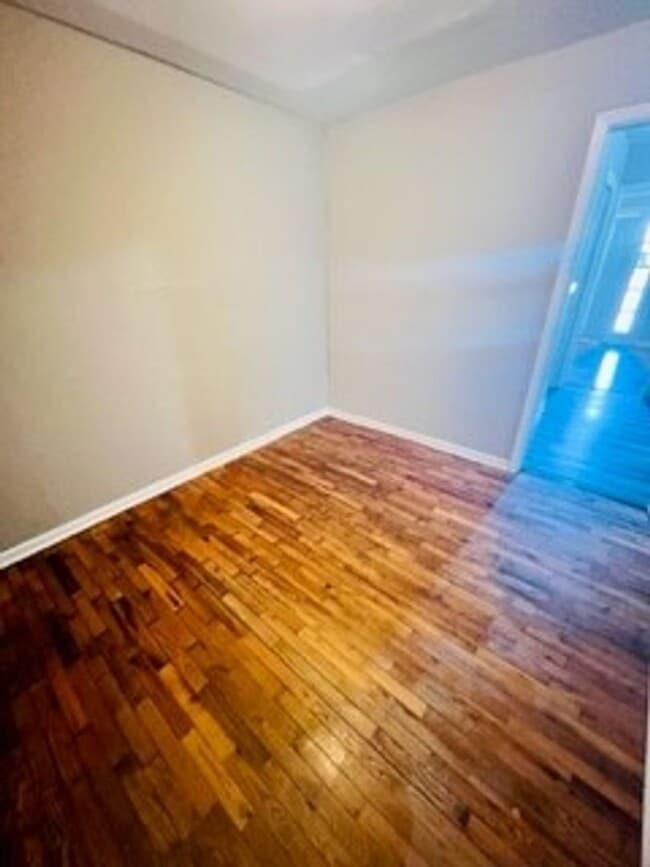 Building Photo - Quaint 2 bedroom in a quiet neighborhood