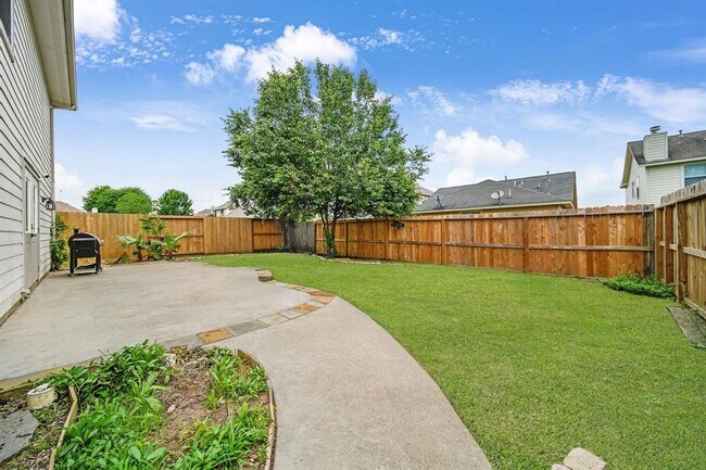 Building Photo - 18436 Sunrise Pines Dr