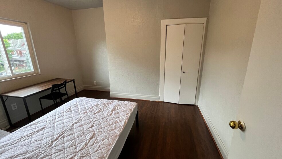 Building Photo - 5847 Nicholson St