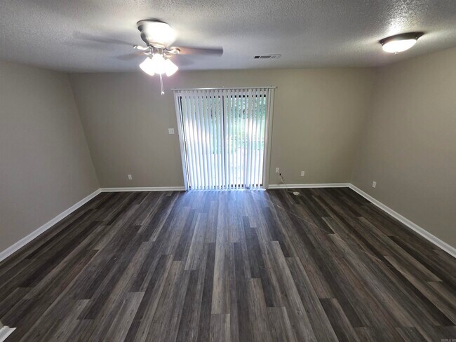 Building Photo - 17 Laramie Cove
