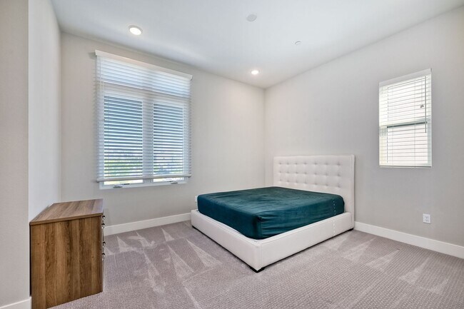 Building Photo - 13710 Goldenpine Trl