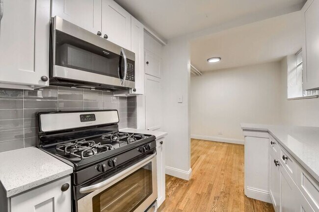 Building Photo - 2233 Kearney St